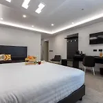 Mesbeglia Luxury 알게로