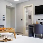게스트하우스 Mesbeglia Luxury 4*