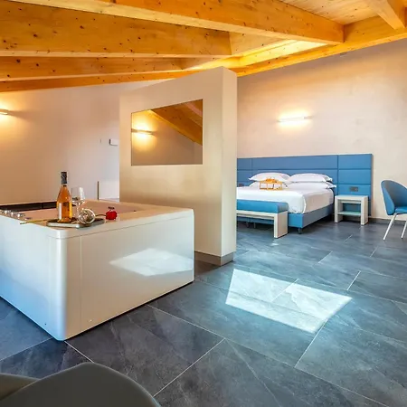 Mesbeglia Luxury אלגהרו