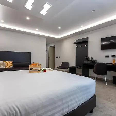 Mesbeglia Luxury אלגהרו