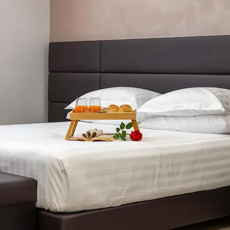 게스트하우스 Mesbeglia Luxury 3*